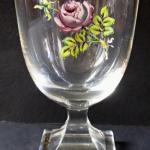 Glas mit Rosen, Sockel quadrat - Empire Glas mit Rosen, Sockel quadrat - Empire