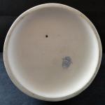 Biskuitskulptur mit einem Becher - Unterweissbach Biskuitskulptur mit einem Becher - Unterweissbach