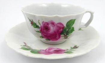 Tasse und Untertasse - Porzellan - 1930 Tasse und Untertasse - Porzellan - 1930