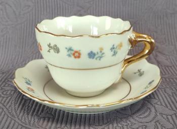 Tasse und Untertasse - 1970 Tasse und Untertasse - 1970