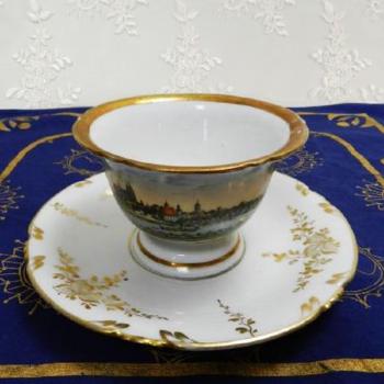 Tasse und Untertasse - Porzellan - 1850 Tasse und Untertasse - Porzellan - 1850