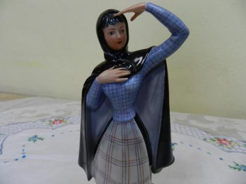 Porzellanfigur - weißes Porzellan - Estremadura Mulher Portugal - 1960 Porzellanfigur - weißes Porzellan - Estremadura Mulher Portugal - 1960