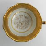 Tasse und Untertasse - weies Porzellan - 1860