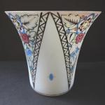 Vase aus Milchglas Art-deco