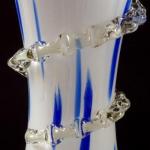 Vase mit weiem und blauem Glas - klare Spirale