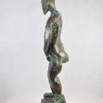 Nackte Figur - patinierte Bronze, Granit - Emil Filla - 1990