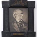 Rahmen mit einem Portrt des Komponisten Wagner
