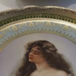 Dekorativer Teller - weißes Porzellan - 1900