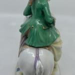 Porzellan Figur Frau - glasiertes Porzellan, bemaltes Porzellan - Volkstedt - Rudolstadt - 1900