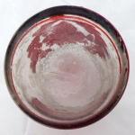 Glas mit Rubinbeize und weier Farbe