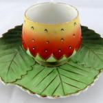 Tasse mit Untertasse - Erdbeer