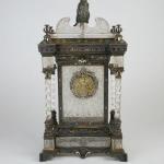 Uhr mit figuralen Skulptur - Emaille, Kristall - 1875