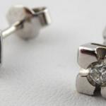 Weigold-Ohrringe mit Diamanten