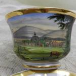 Tasse und Untertasse - Porzellan - 1850