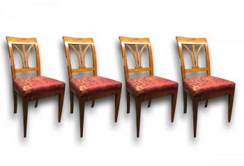Vier Stühle - Massivholz - 1840