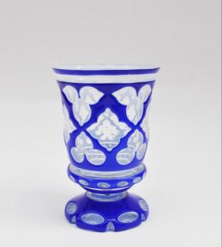 Glas mit Stiel - geschliffenes Glas, zweischichtiges Glas - 1880