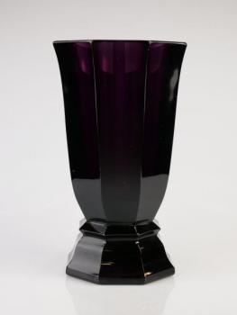 Vase - geschliffenes Glas, Facetteglas - Meyer´s Neffe Adolfov, pro Wiener Werkstätte - 1920