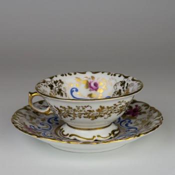 Tasse und Untertasse - weißes Porzellan - 1840