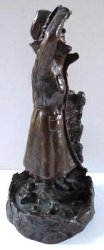 Bronzestatue eines Mädchens - Finsk Lotte, Lotta-S