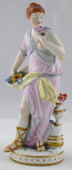 Antikes Mädchen mit Blumen - Seger Porzellan, Berl