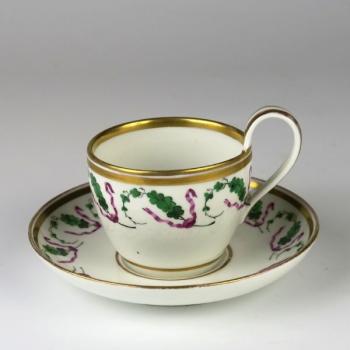 Tasse und Untertasse - weißes Porzellan - 1827