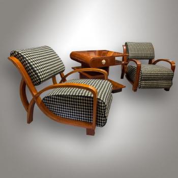 Paar Sessel mit Art-Deco-Tisch