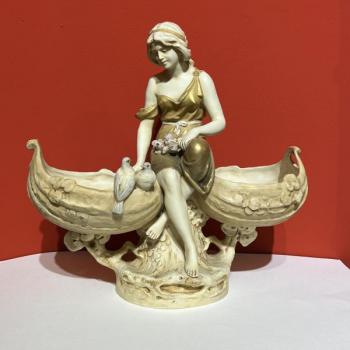 Porzellan Figur Frau - Royal Dux - 1905