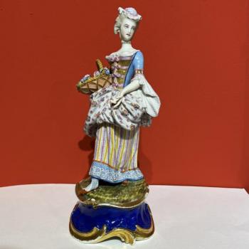 Porzellan Figur Frau - Dalovice-Dallwitz - 1850