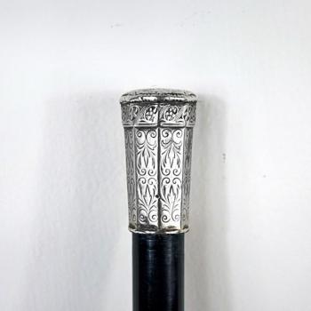 Spazierstock mit Dekoration - Holz, Silber - 1910
