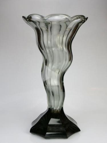 Vase - geschliffenes Glas, Facetteglas - 1935
